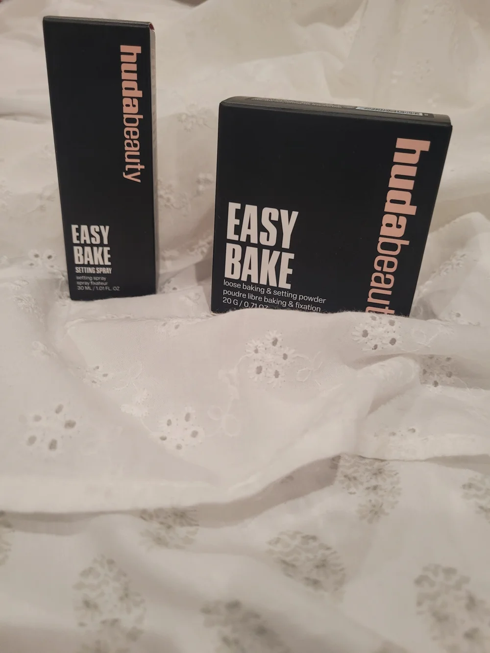 HUDA BEAUTY Easy Bake Setting Powder & Spray